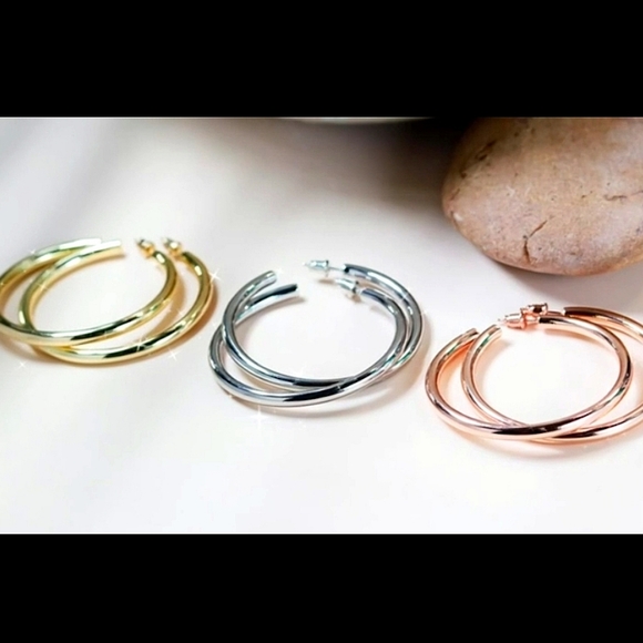 GOLD HOOP EARRINGS - Picture 6 of 8